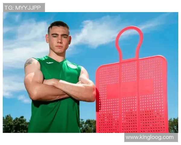 刘易斯足球明星的传奇故事与辉煌成就揭秘 刘易斯足球明星的传奇故事与辉煌成就揭秘